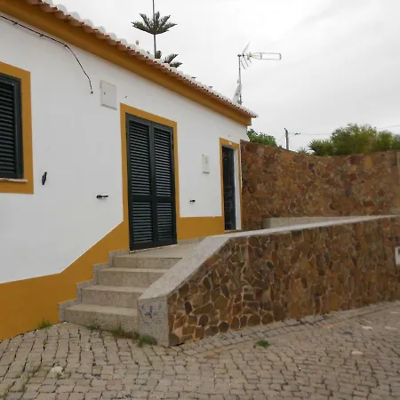 בית נופש Casa Alfarroba *
