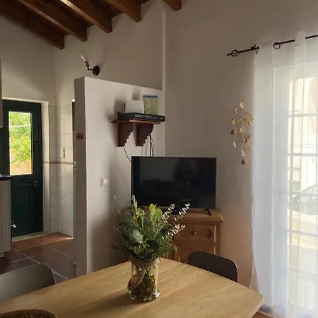 Casa Alfarroba Nyaraló Barão de São Miguel